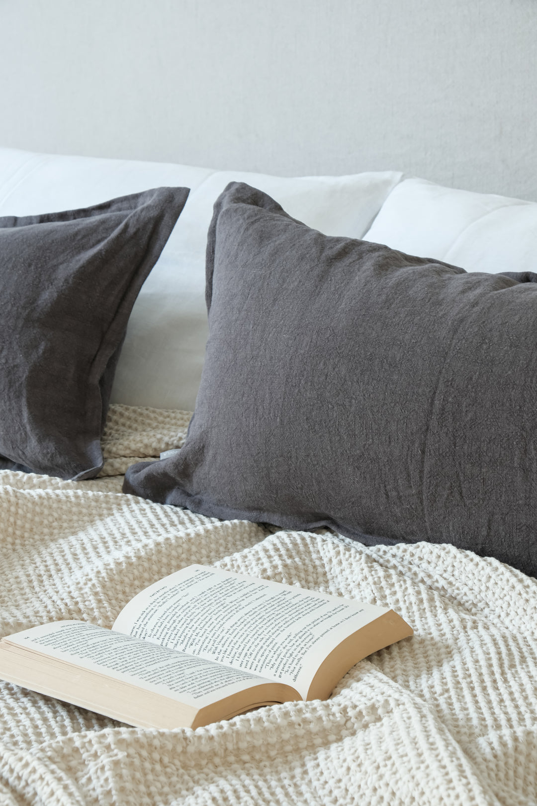 Funda cojín lino gris oscuro