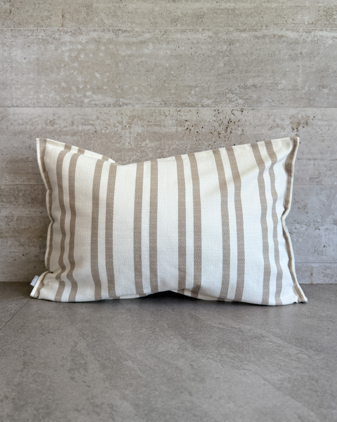 Funda de cojín líneas gruesas beige