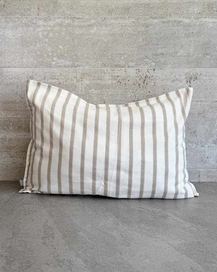 Funda de cojín beige líneas punto