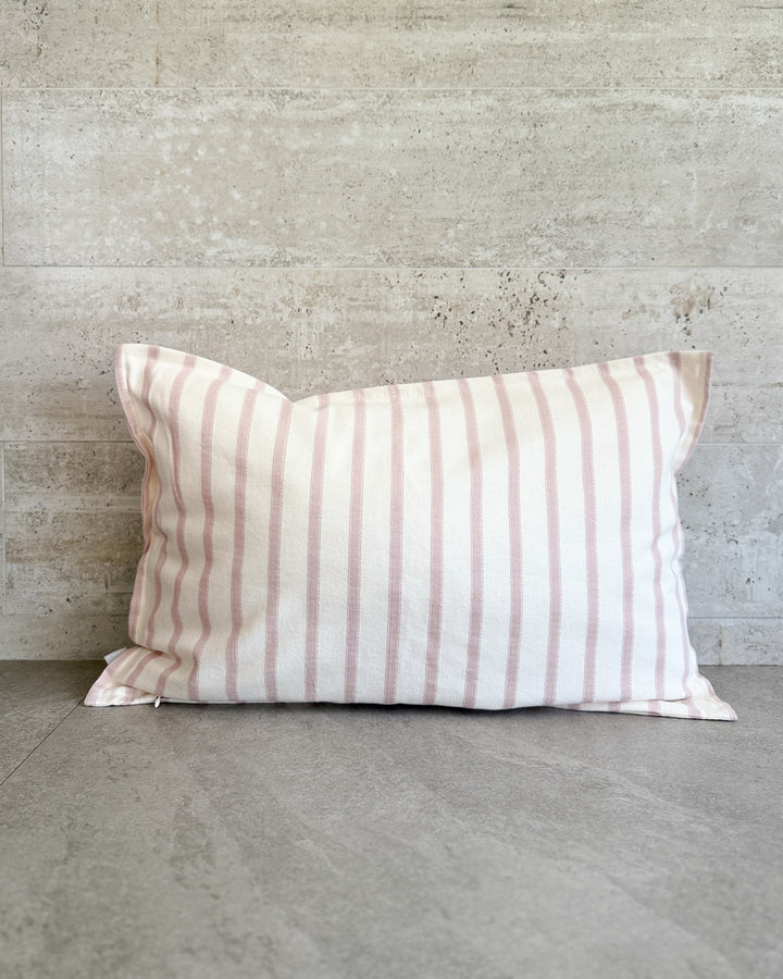 Funda de cojín rosado líneas punto
