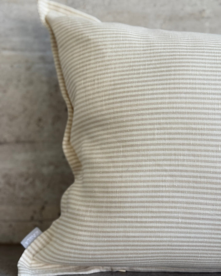 FUNDA COJÍN FLORENCIA LÍNEAS BEIGE