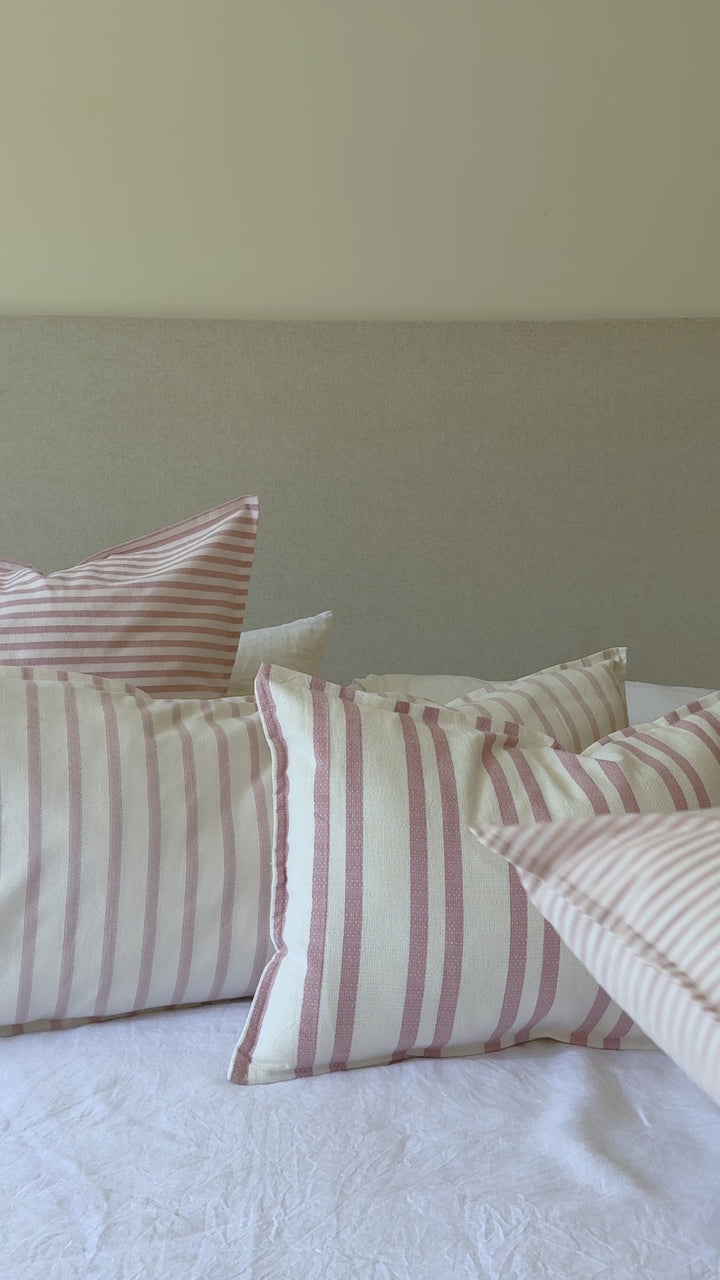 Funda de cojín líneas gruesas rosado